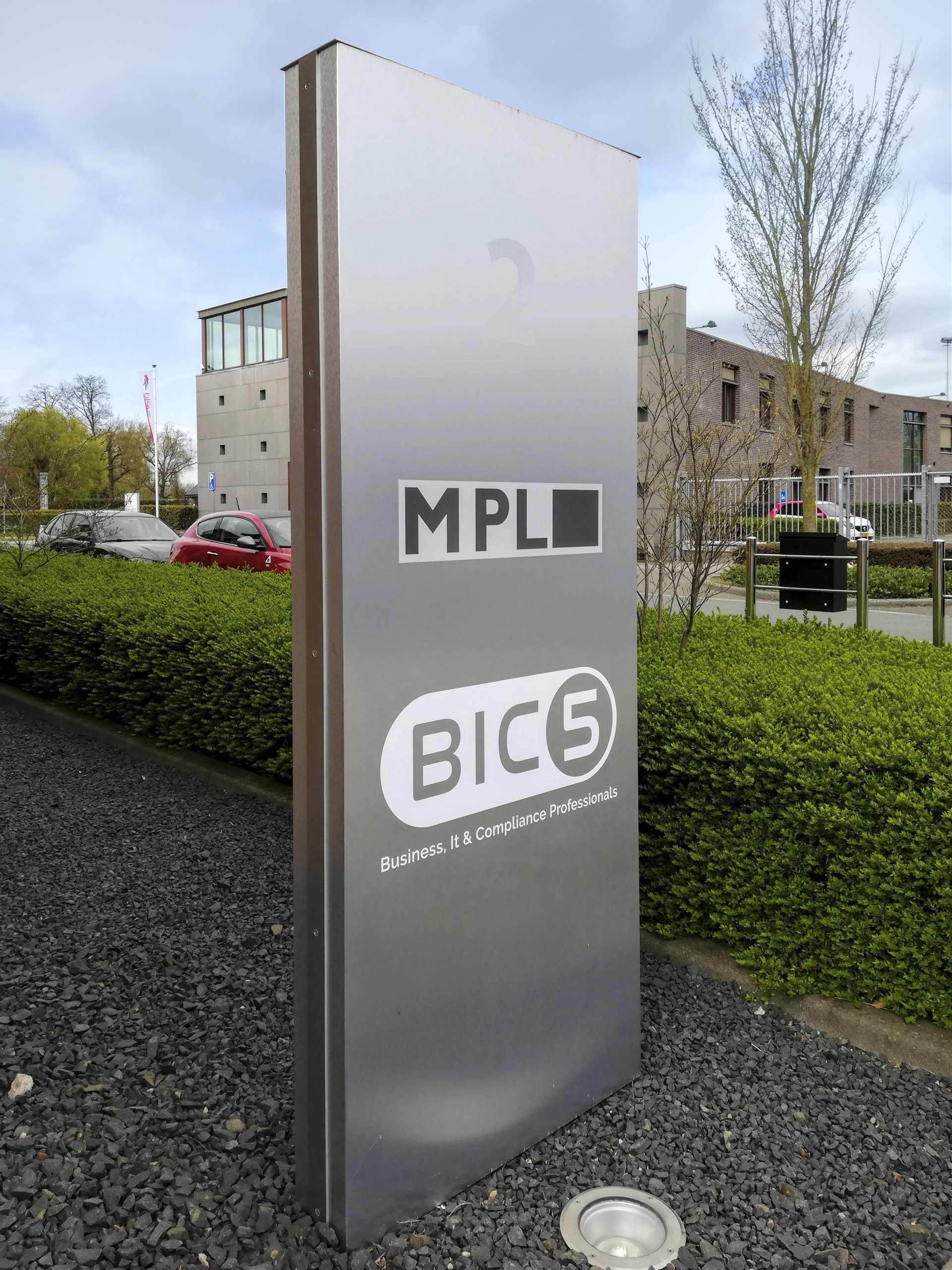 Gevelreclamemakers reclamezuilen
